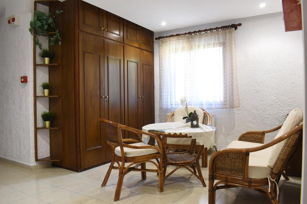 Hotel Lefkes Paralía Skotínis 외부 사진