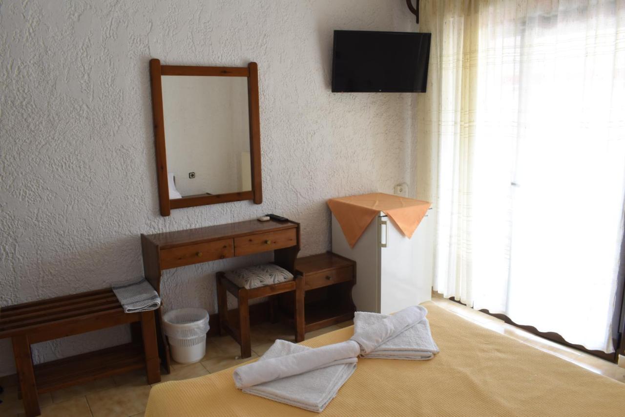 Hotel Lefkes Paralía Skotínis 외부 사진