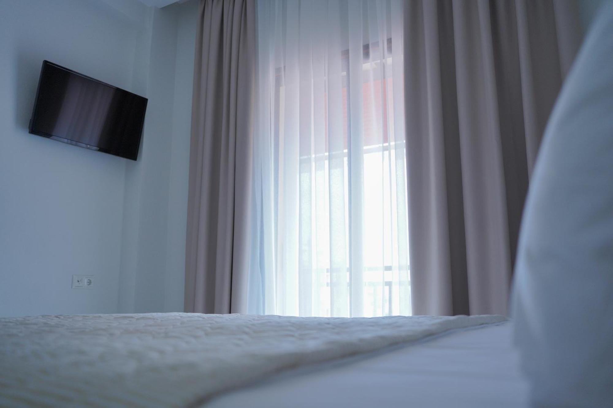 Hotel Lefkes Paralía Skotínis 외부 사진
