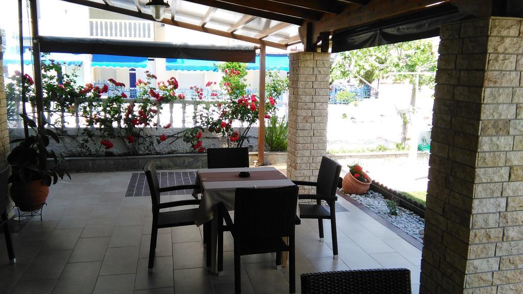Hotel Lefkes Paralía Skotínis 외부 사진