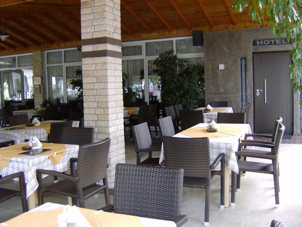 Hotel Lefkes Paralía Skotínis 외부 사진